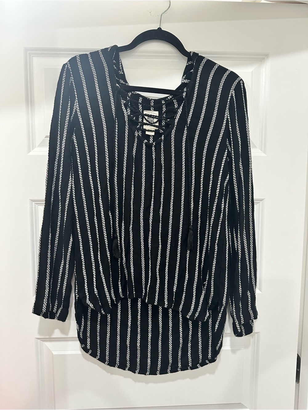 Billabong Lace Up V-Neck Black & White Striped Light Hoodie Size M